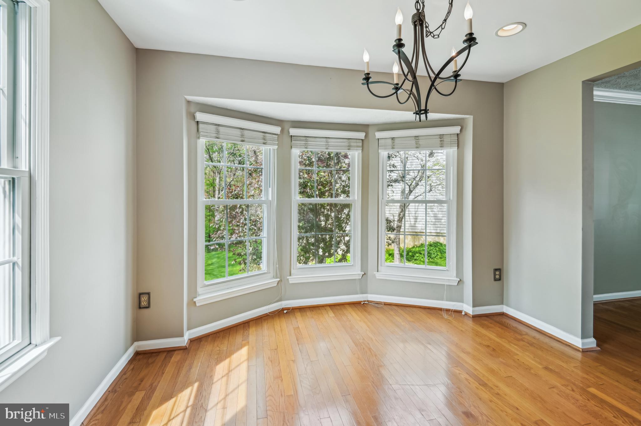 8611 HONEYSUCKLE COURT