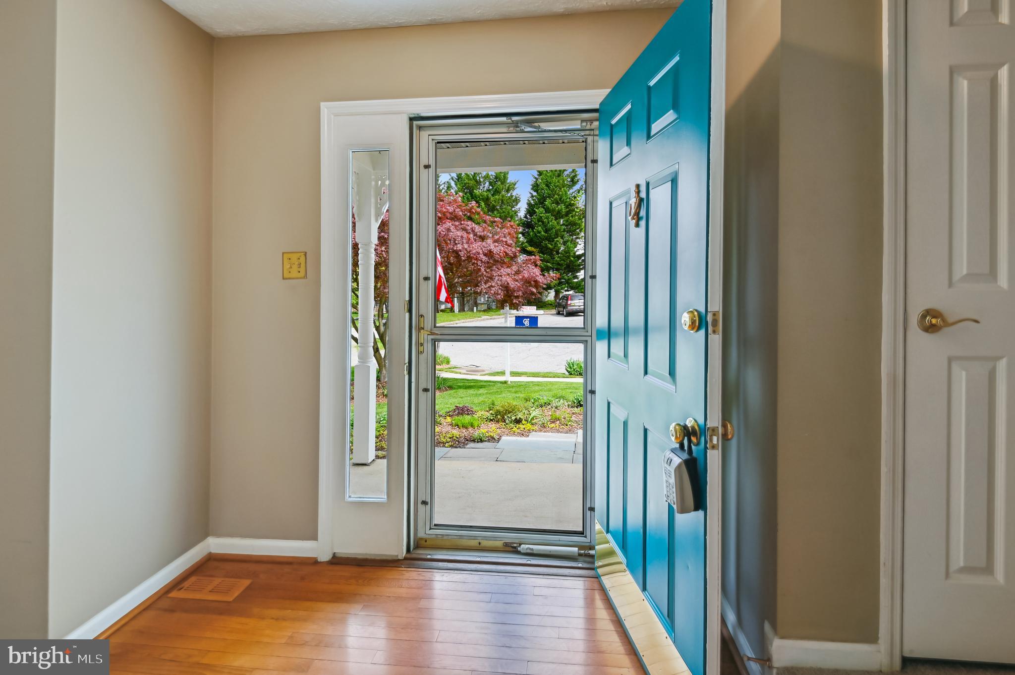 8611 HONEYSUCKLE COURT
