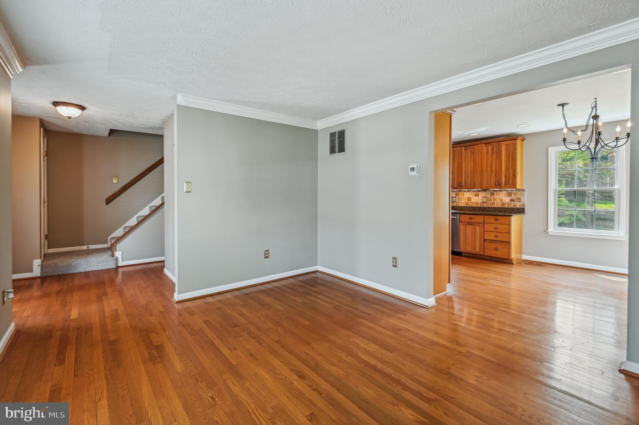 8611 HONEYSUCKLE COURT