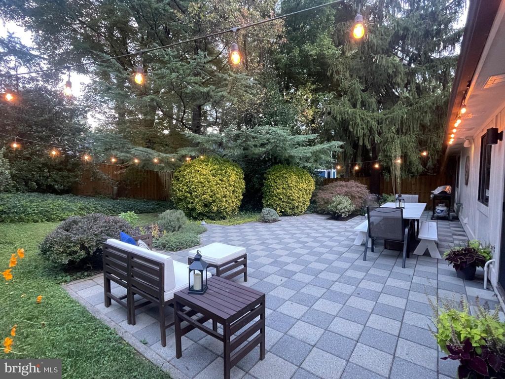 Photo of 11302 Gatesborough Lane, RESTON, VA 20191 (MLS # VAFX2276762)