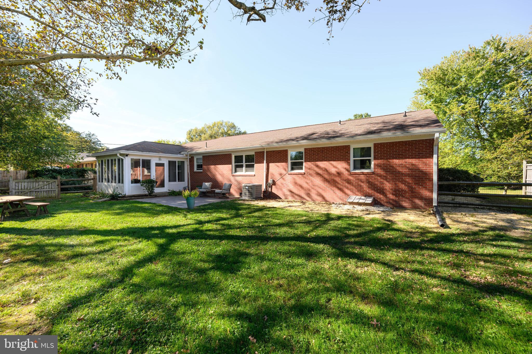 303 E CAMPUS AVENUE