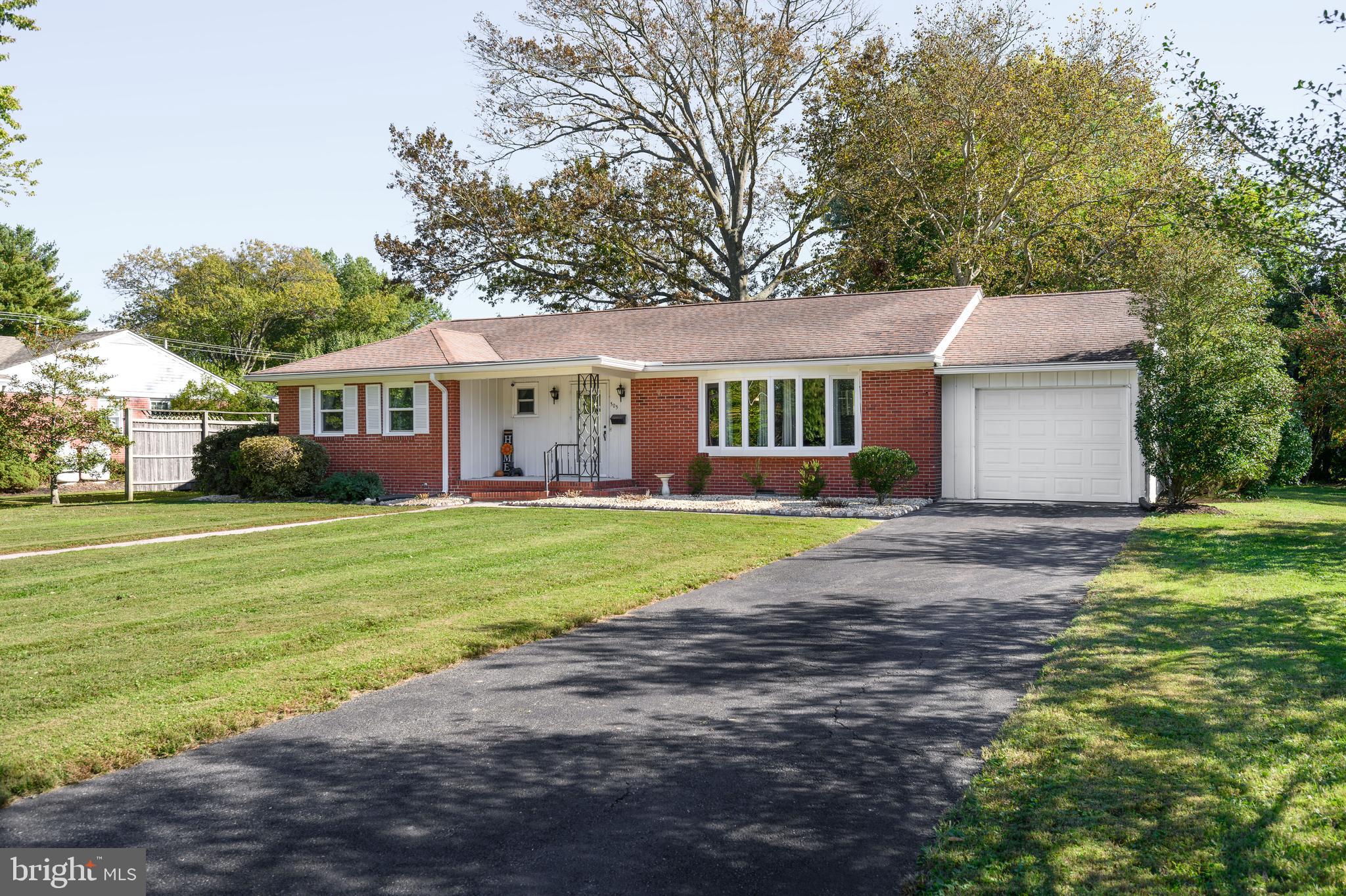 303 E CAMPUS AVENUE