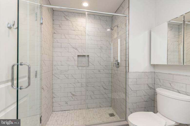 LOGAN SQUARE - Residential Lease