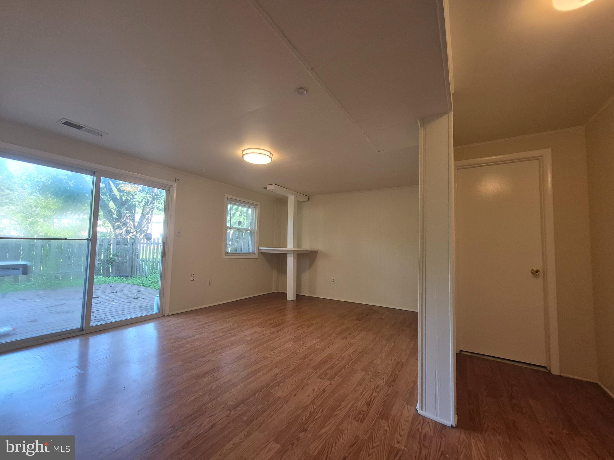 OAKLAND MILLS - Residential Lease