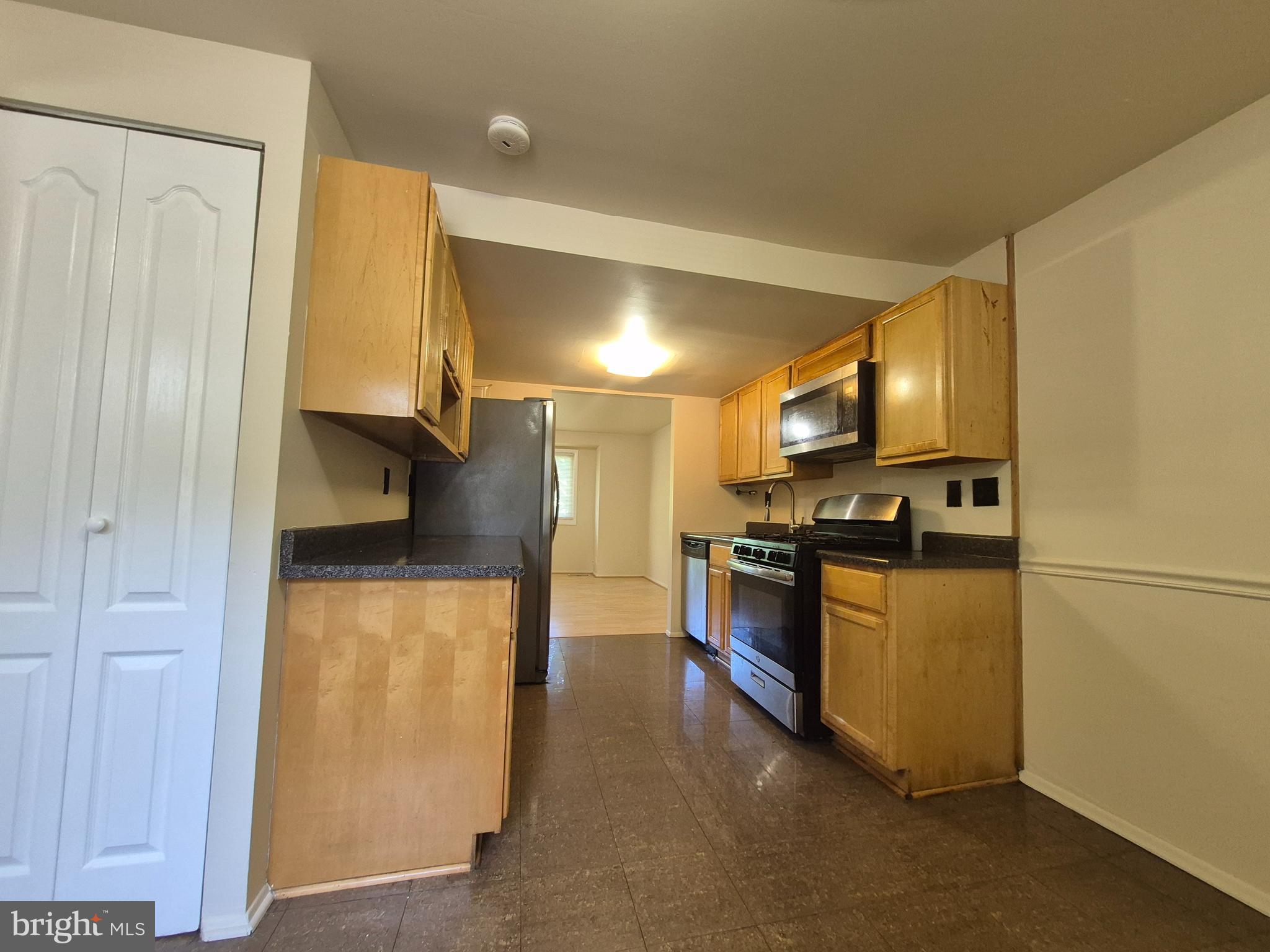 OAKLAND MILLS - Residential Lease