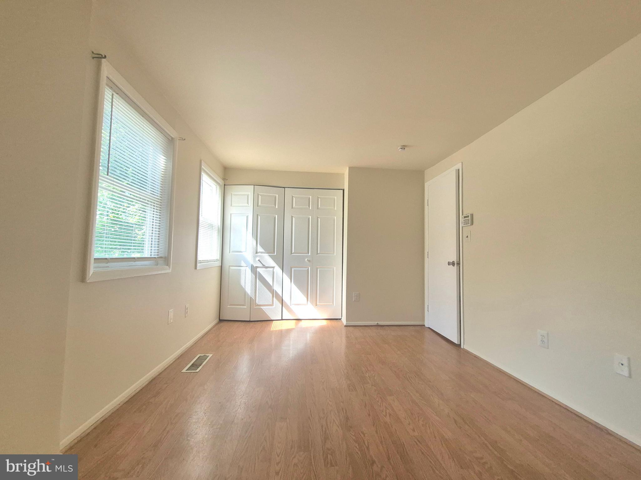 OAKLAND MILLS - Residential Lease