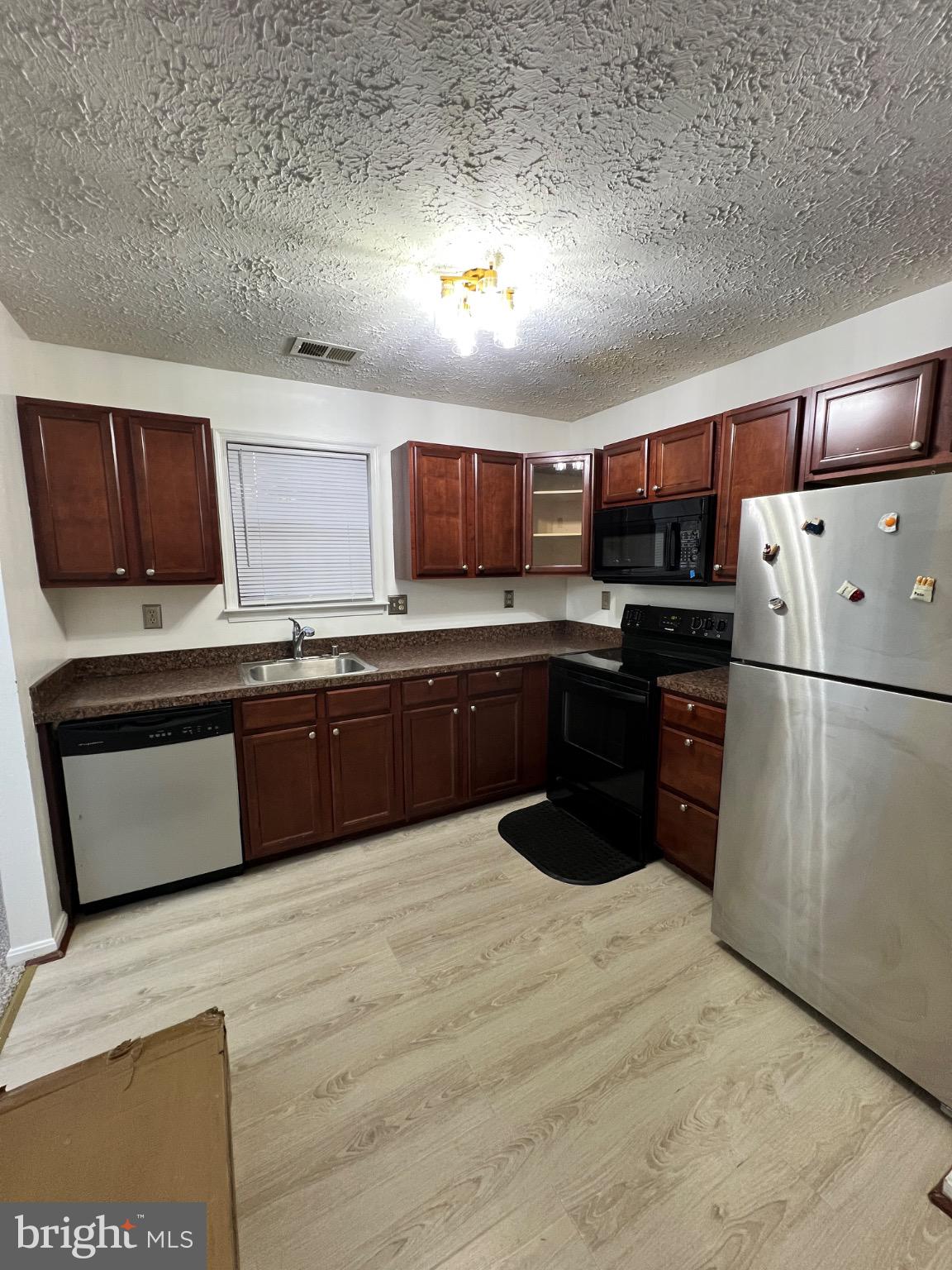 ST CHARLES SUB - LANCASTER - Residential Lease