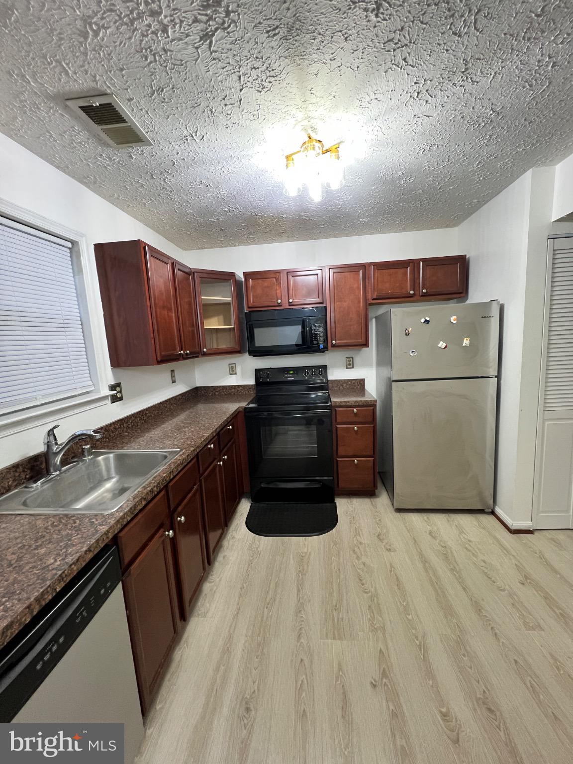 ST CHARLES SUB - LANCASTER - Residential Lease