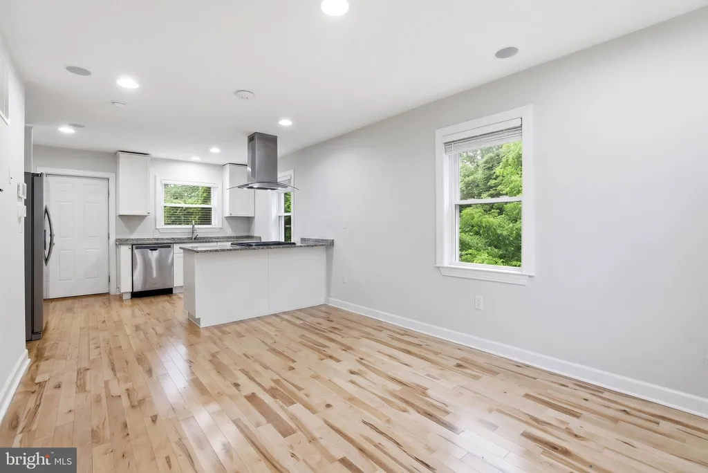 Additional image 5 of 3101 E Street SE, Washington, DC 20019