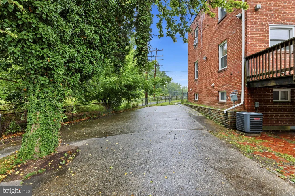 Additional image 32 of 3101 E Street SE, Washington, DC 20019