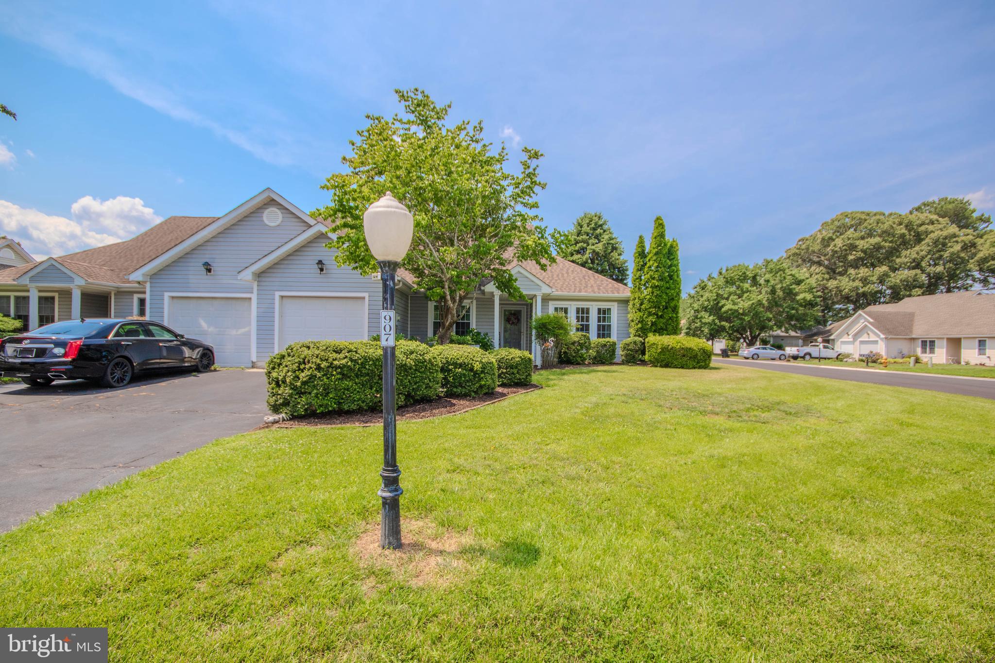 907 W SCHUMAKER MANOR DRIVE