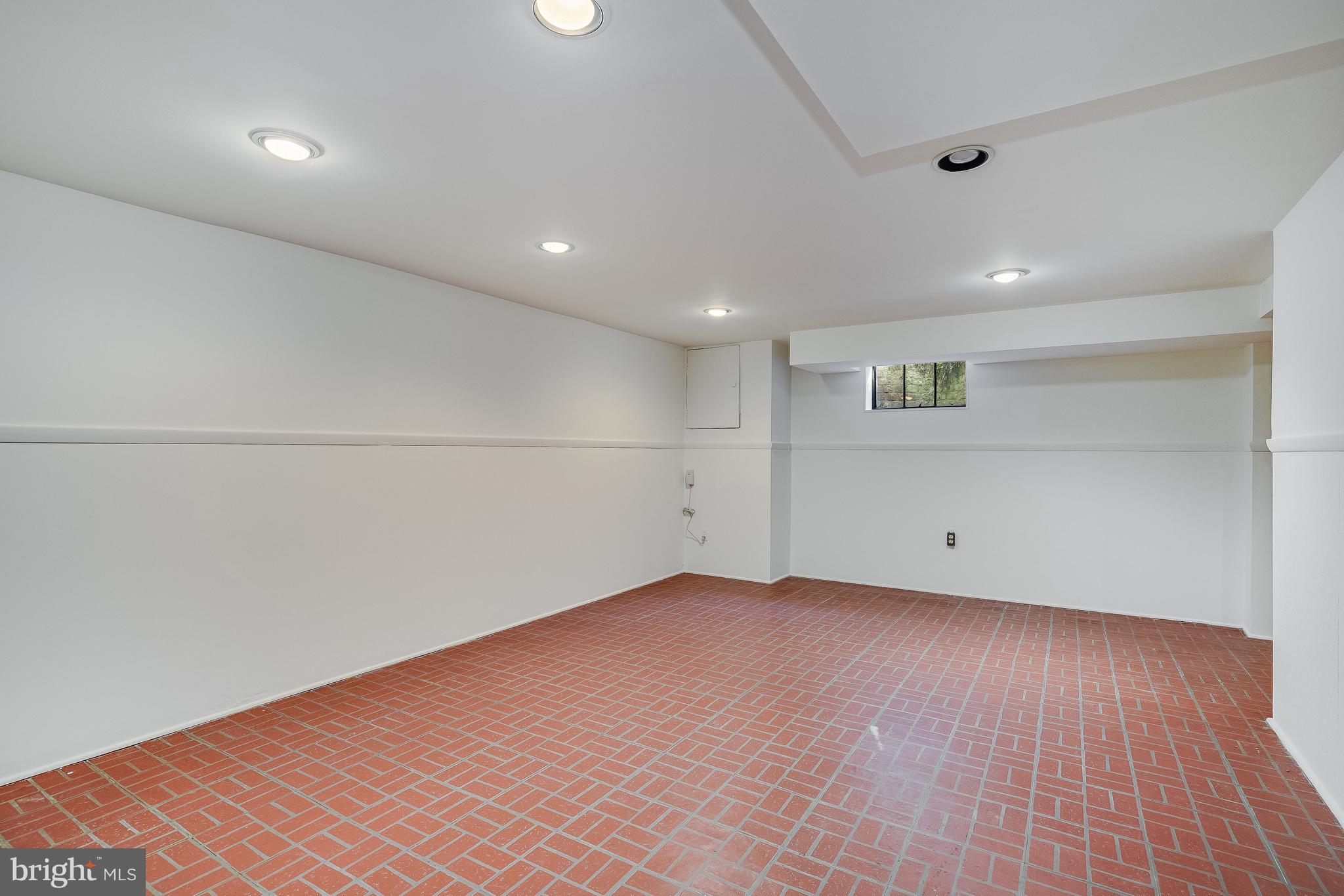 WESTMORELAND HILLS - Residential