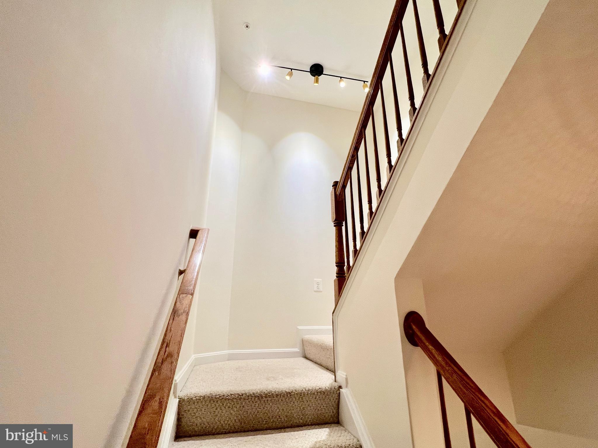 MARKET CENTER CONDOMINIUM - Residential