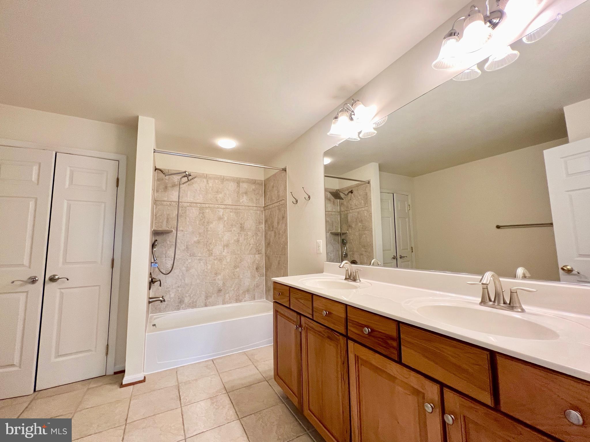 MARKET CENTER CONDOMINIUM - Residential