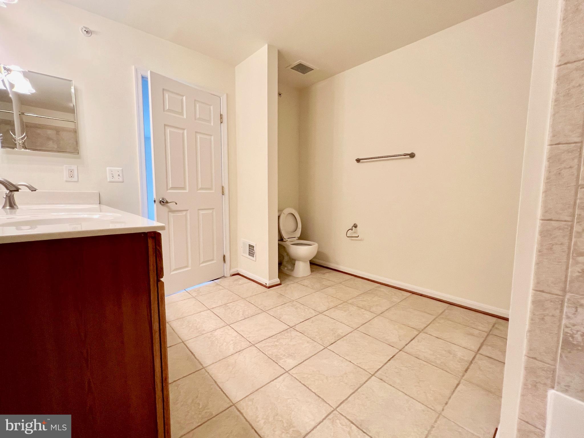 MARKET CENTER CONDOMINIUM - Residential