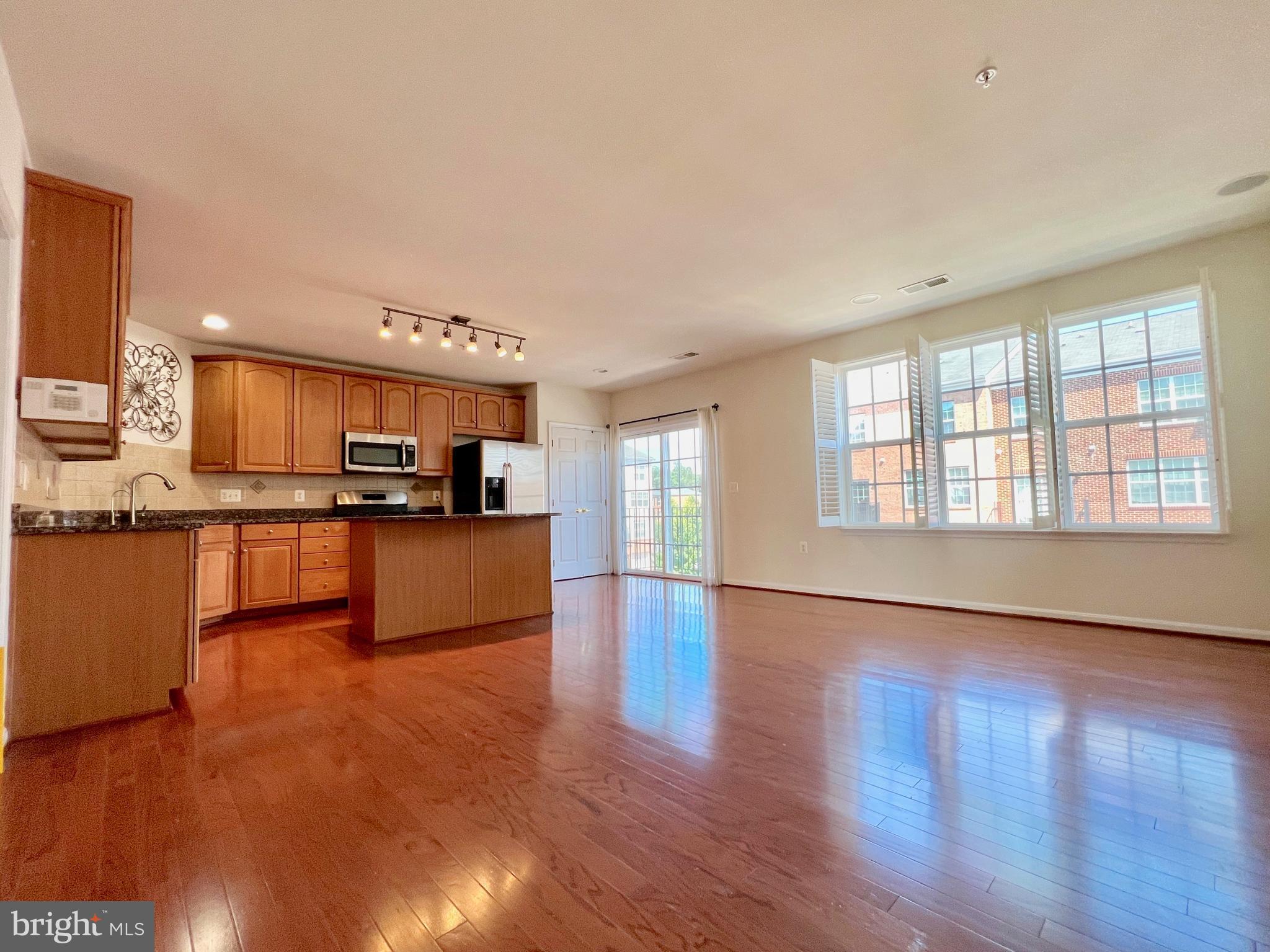 MARKET CENTER CONDOMINIUM - Residential