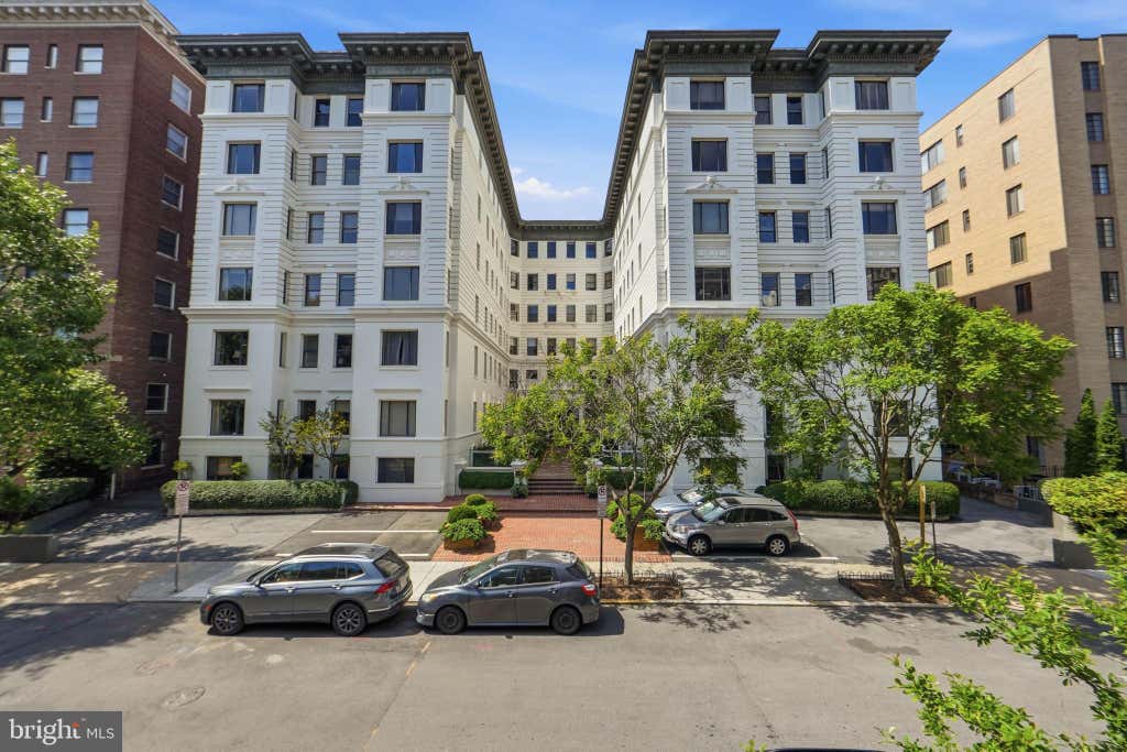 Photo of 2123 California Street NW #A4, WASHINGTON, DC 20008 (MLS # DCDC2264074)