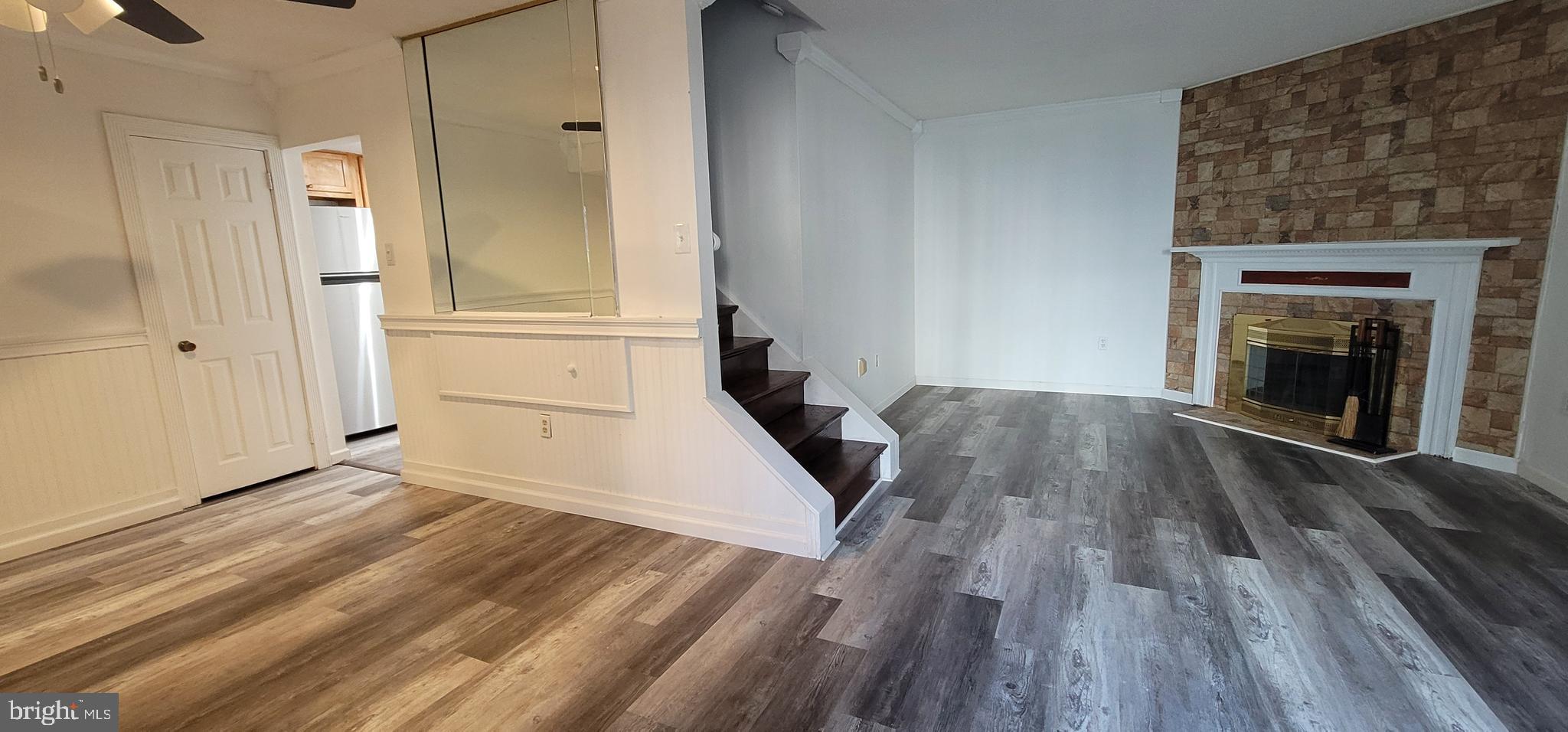 2209 GREENWOOD DRIVE