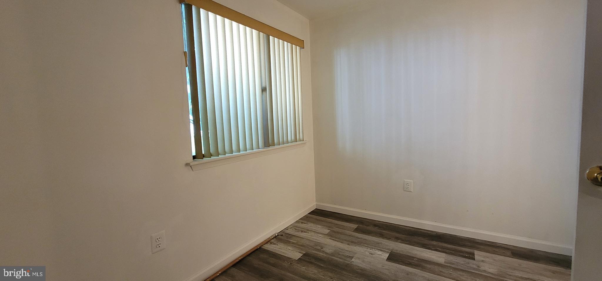 2209 GREENWOOD DRIVE