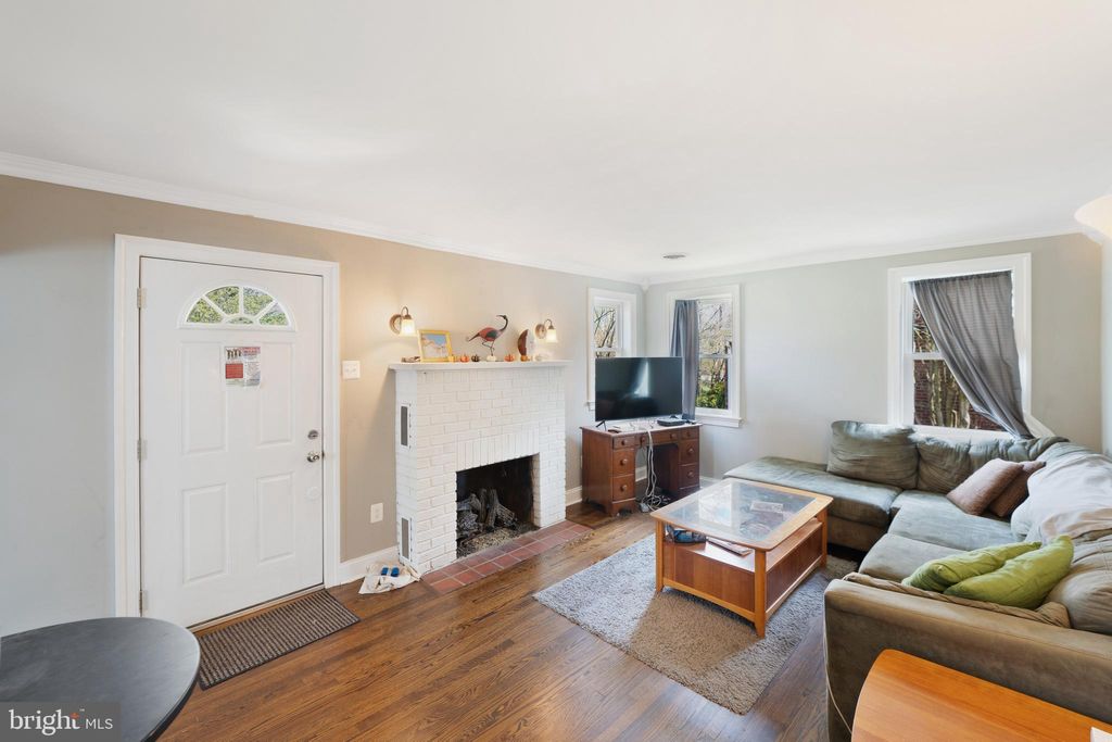 Photo of 1701 Butler Pike, CONSHOHOCKEN, PA 19428 (MLS # PAMC2169584)