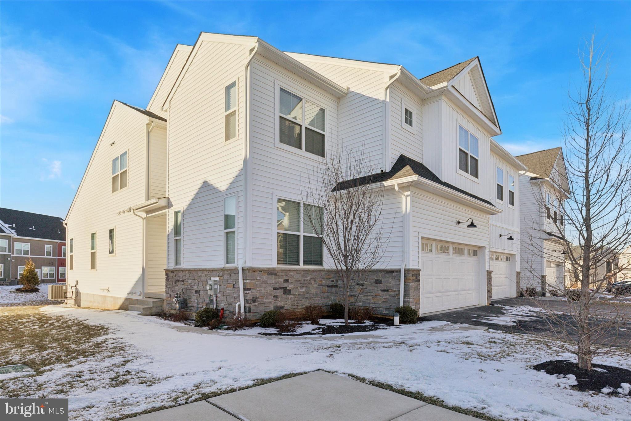 EXTON GROVE - Residential Lease