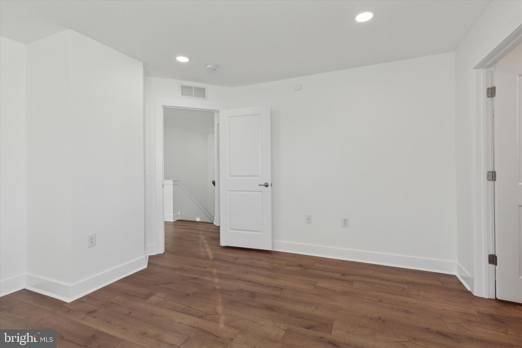 EXTON GROVE - Residential Lease