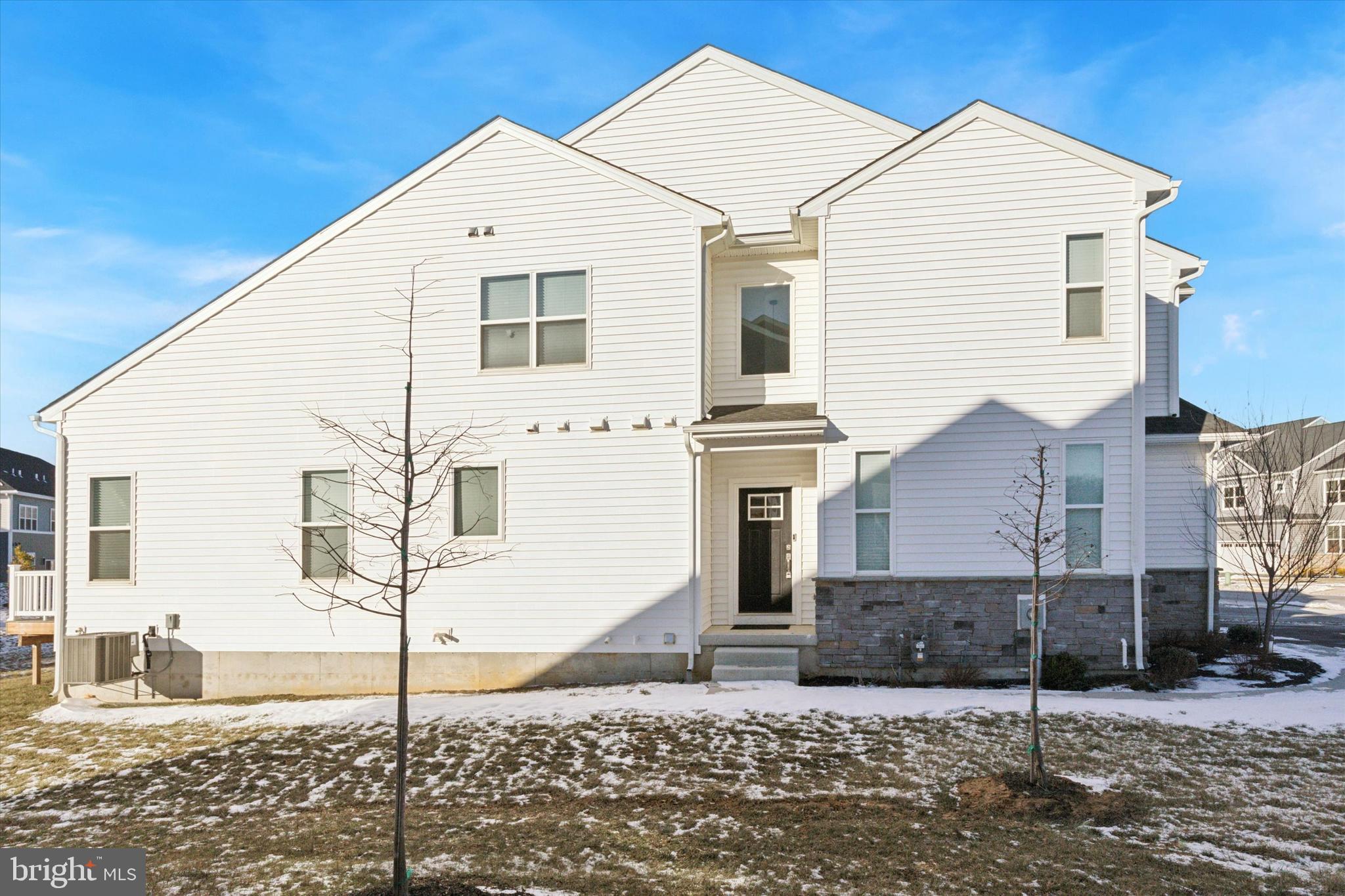 EXTON GROVE - Residential Lease