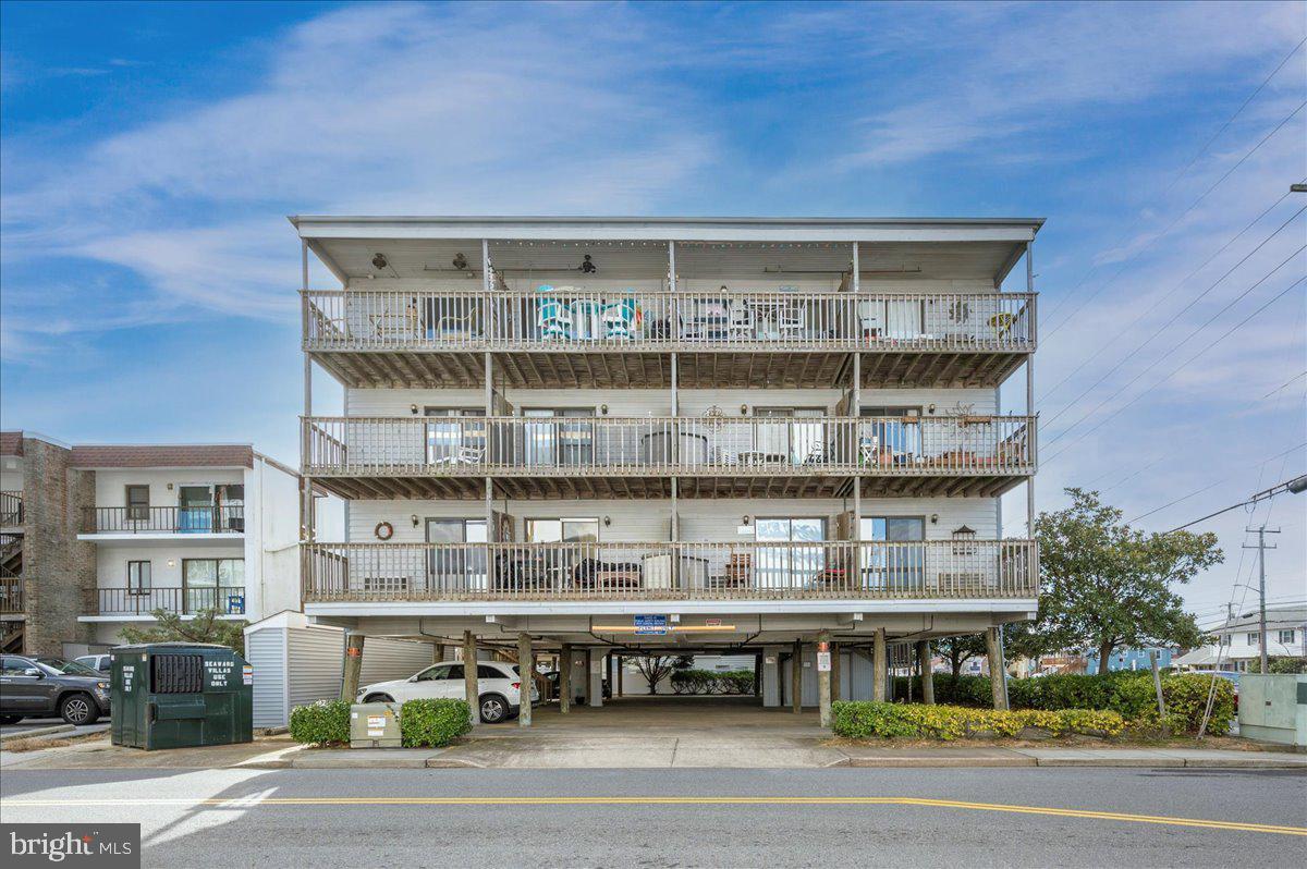 Oceanblock, affordable, well kept, great location, low fees... yup you nailed it! This adorable condo on the corner of 91st St is all you need to make your beach house dream come true. Seaward Villas building is easy to maintain and perfectly situated at the top of mid town with calm beaches & OC's best restaraunts within blocks. Unit 106 is so spacious for an efficiency and offers a wide open versatile floor plan, full kitchen w/ dishwasher, lots of storage (including ground floor private storage unit!) an assigned parking spot & you even have a washer/dryer. Was never rented but would make an ideal investment being SO close to the beach! Don't sleep on this one, these affordable condos don't last long in OC.