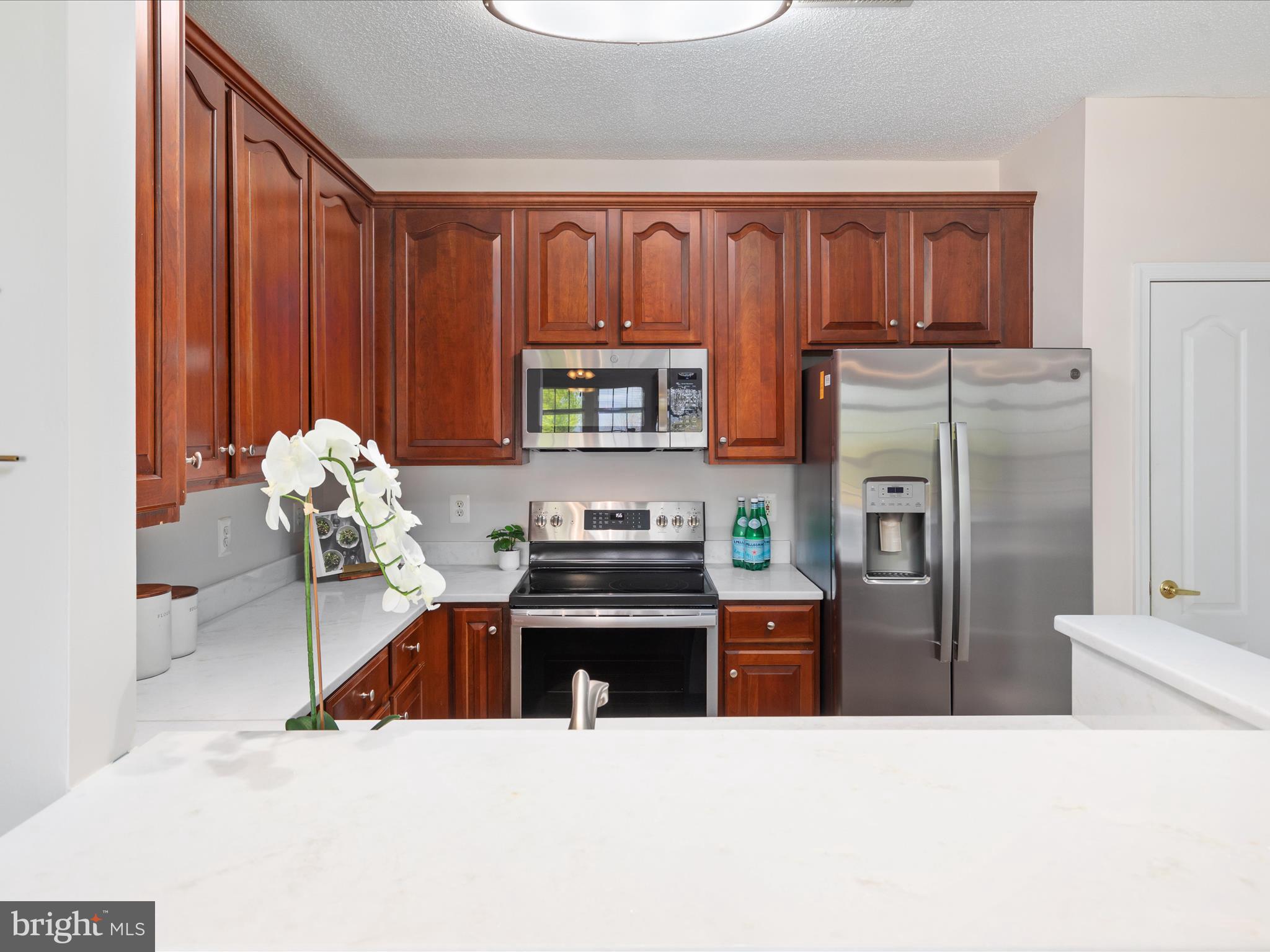 MADISON PARK AT WEST MARKET - Residential