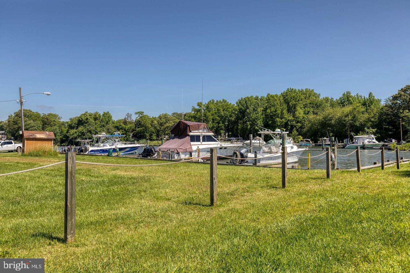 HUNTERS HARBOR - Residential