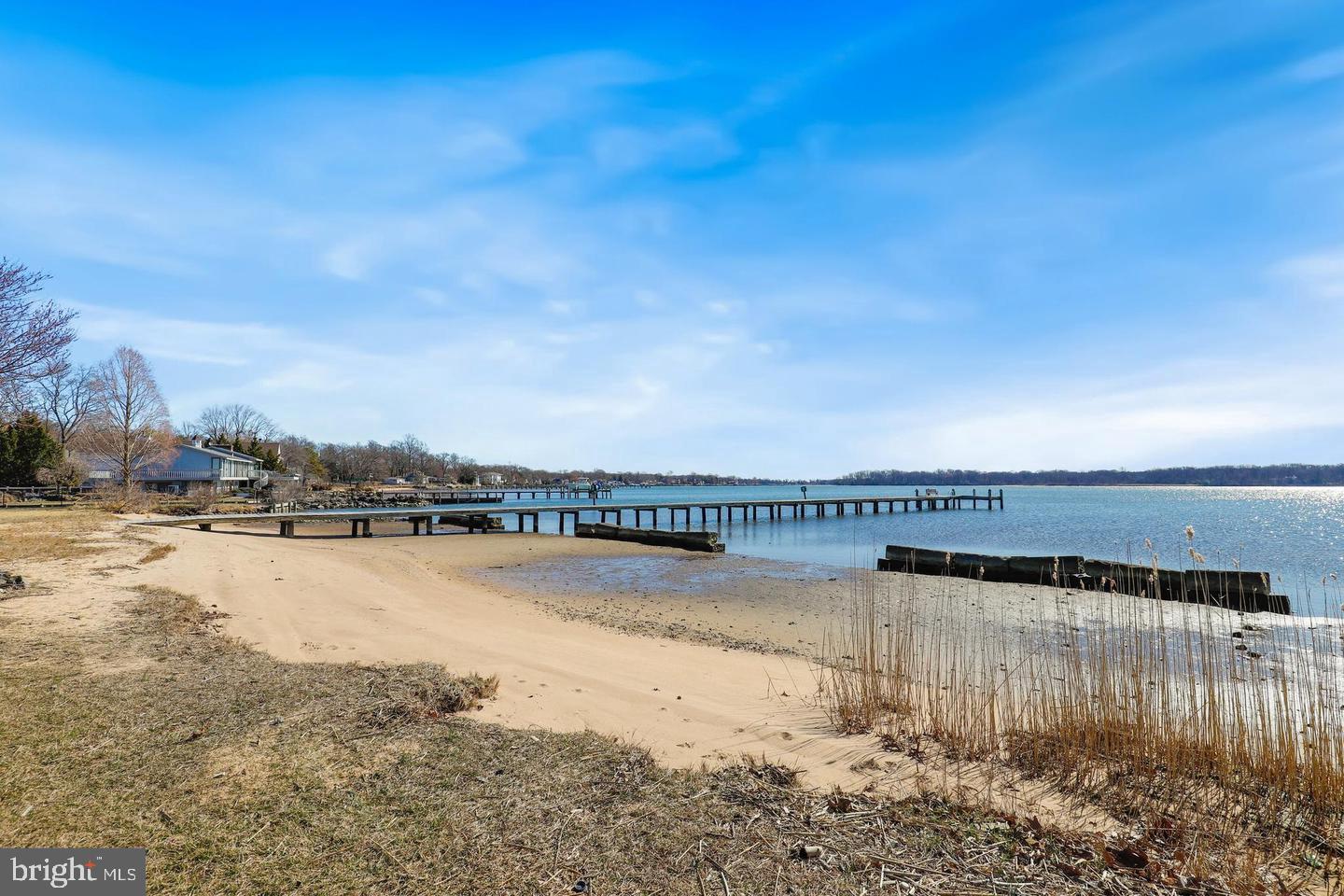 HUNTERS HARBOR - Residential