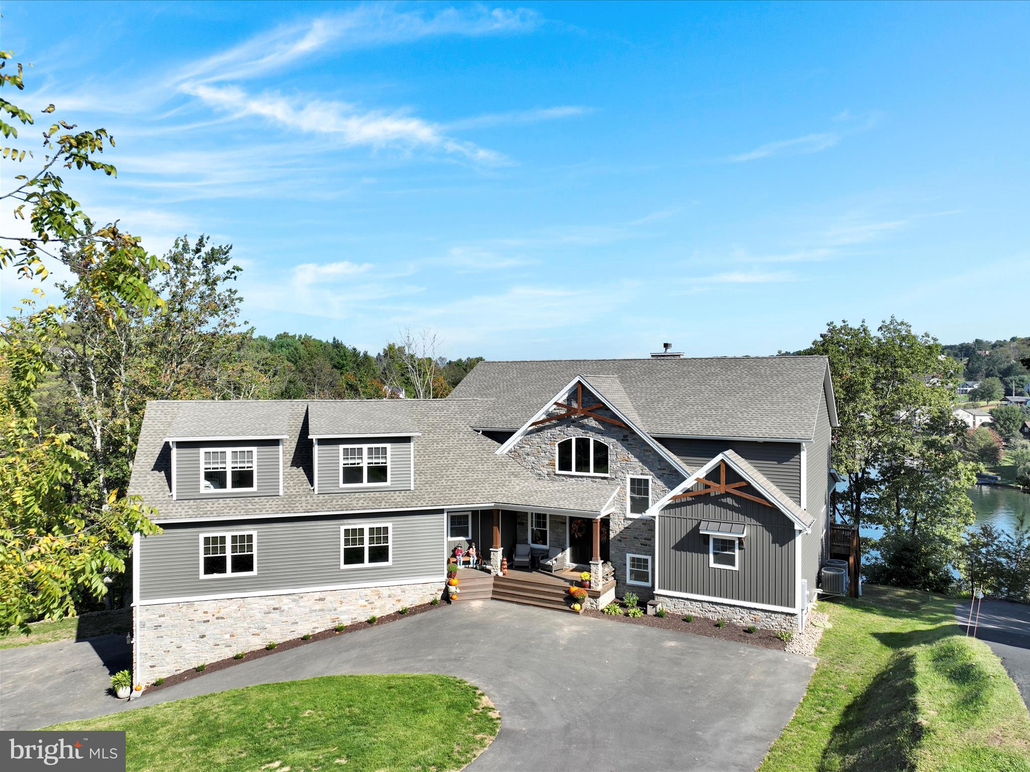 LAKE WYNONAH - Residential