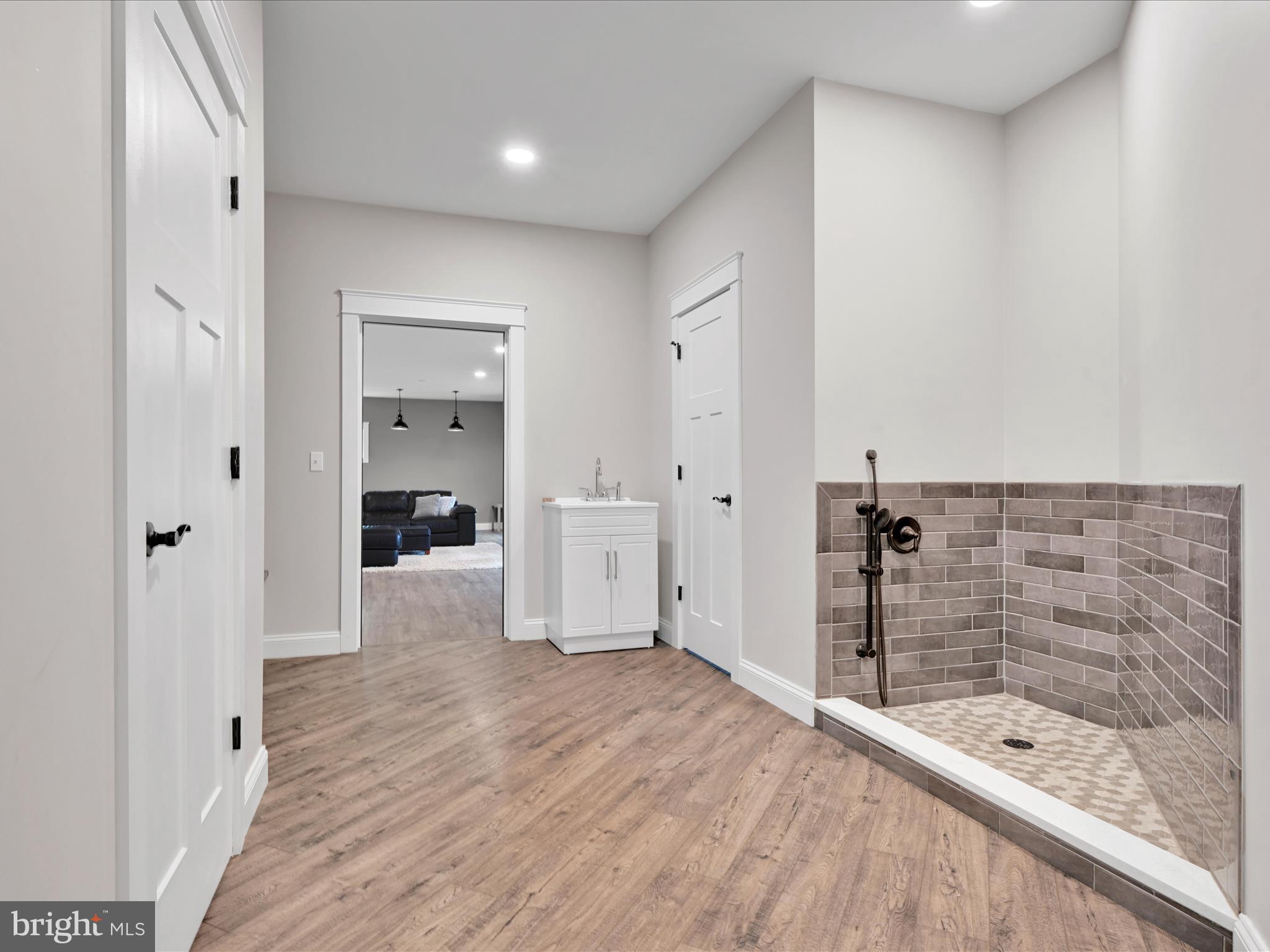 LAKE WYNONAH - Residential