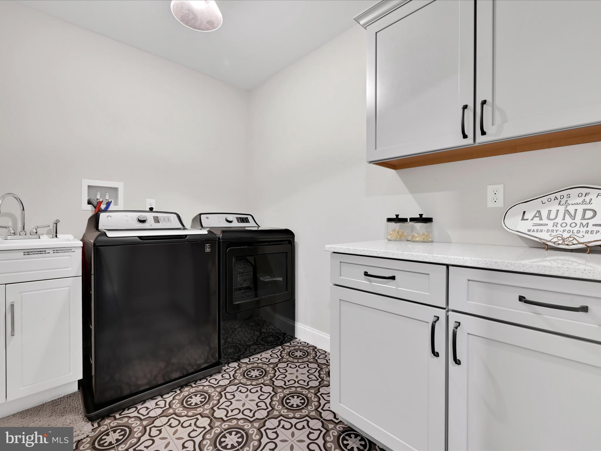 LAKE WYNONAH - Residential