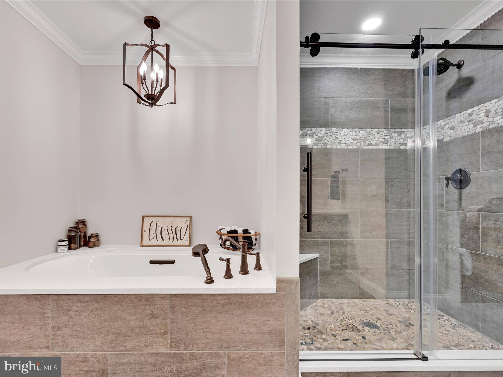 LAKE WYNONAH - Residential