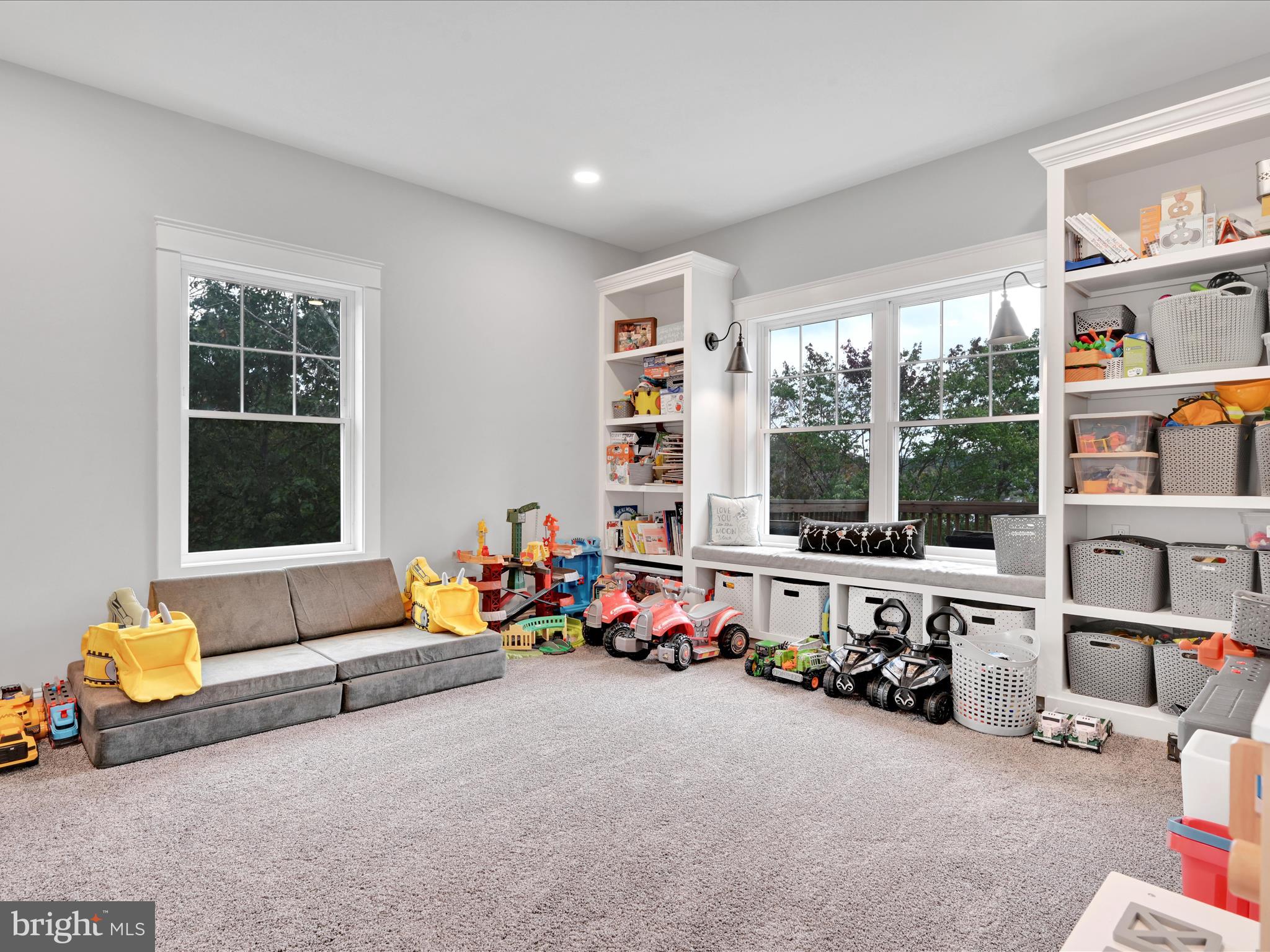 LAKE WYNONAH - Residential