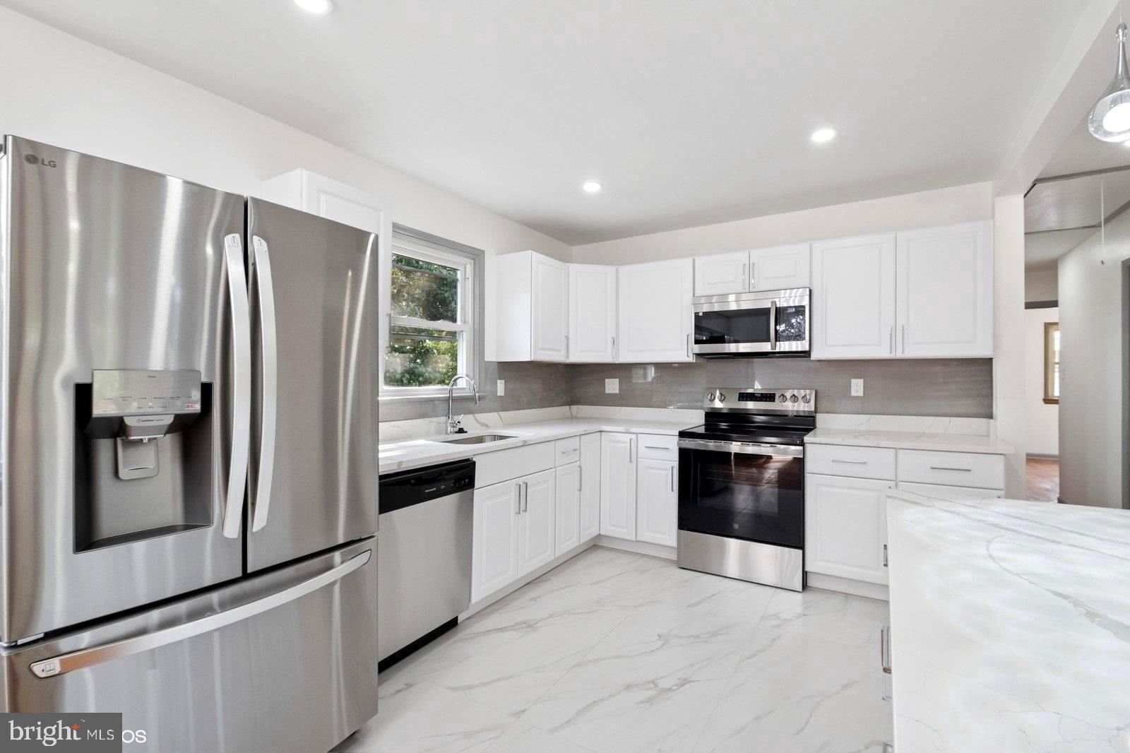 HARTFORD HILLS - Residential