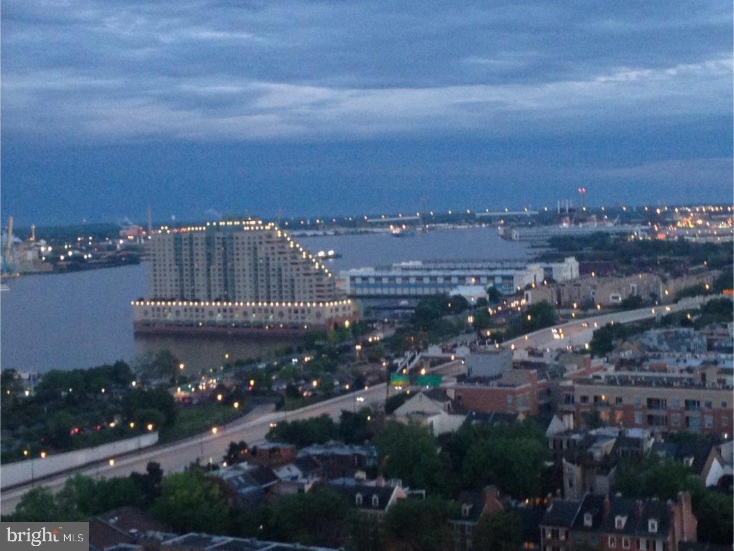 SOCIETY HILL - Residential