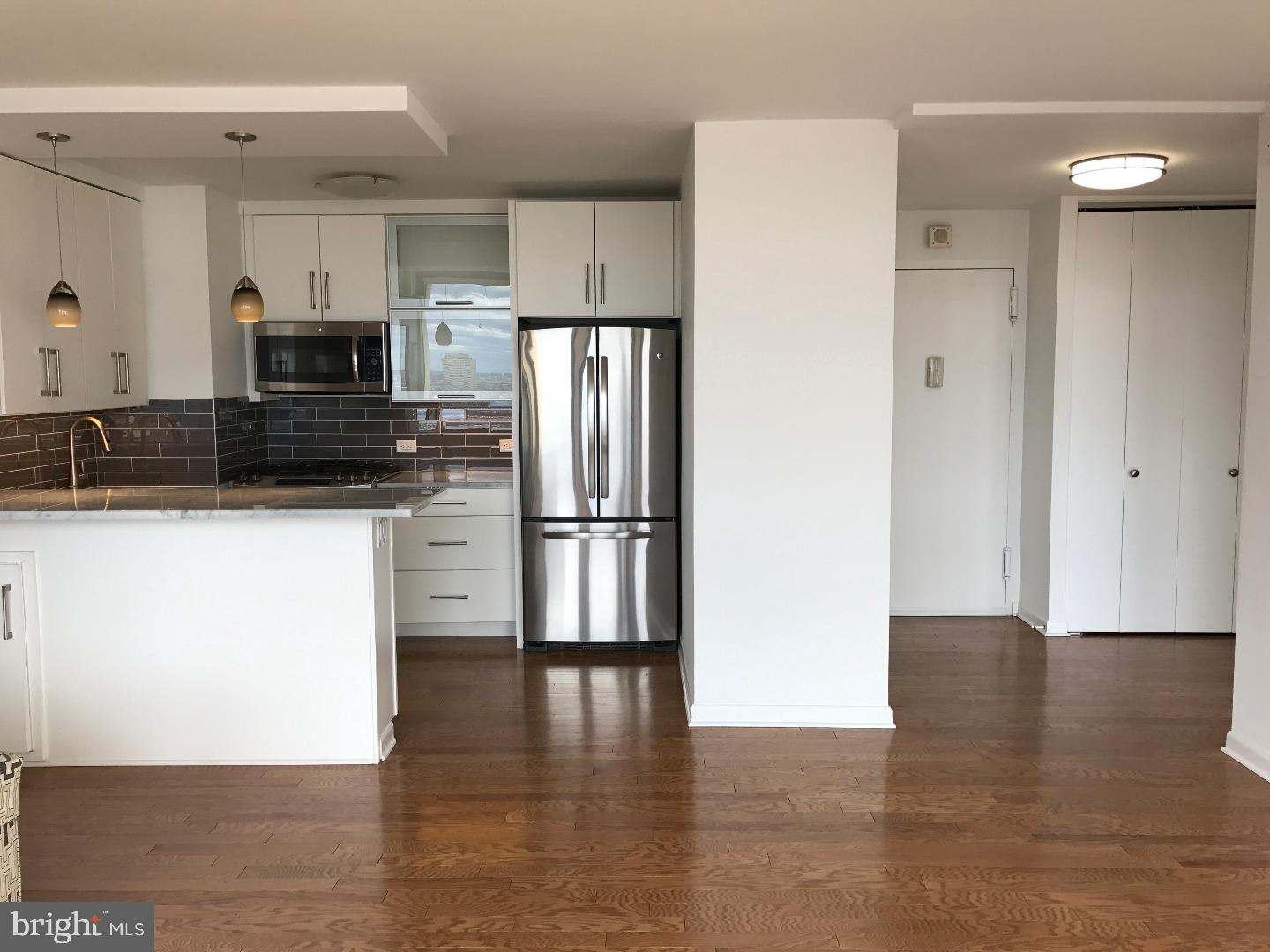 SOCIETY HILL - Residential