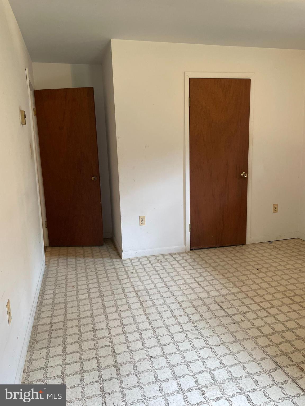 MILL POINT SHORES - Residential