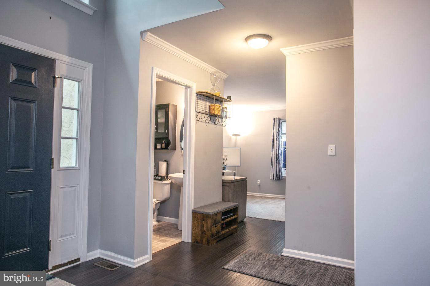 PRESTON COURT - Residential