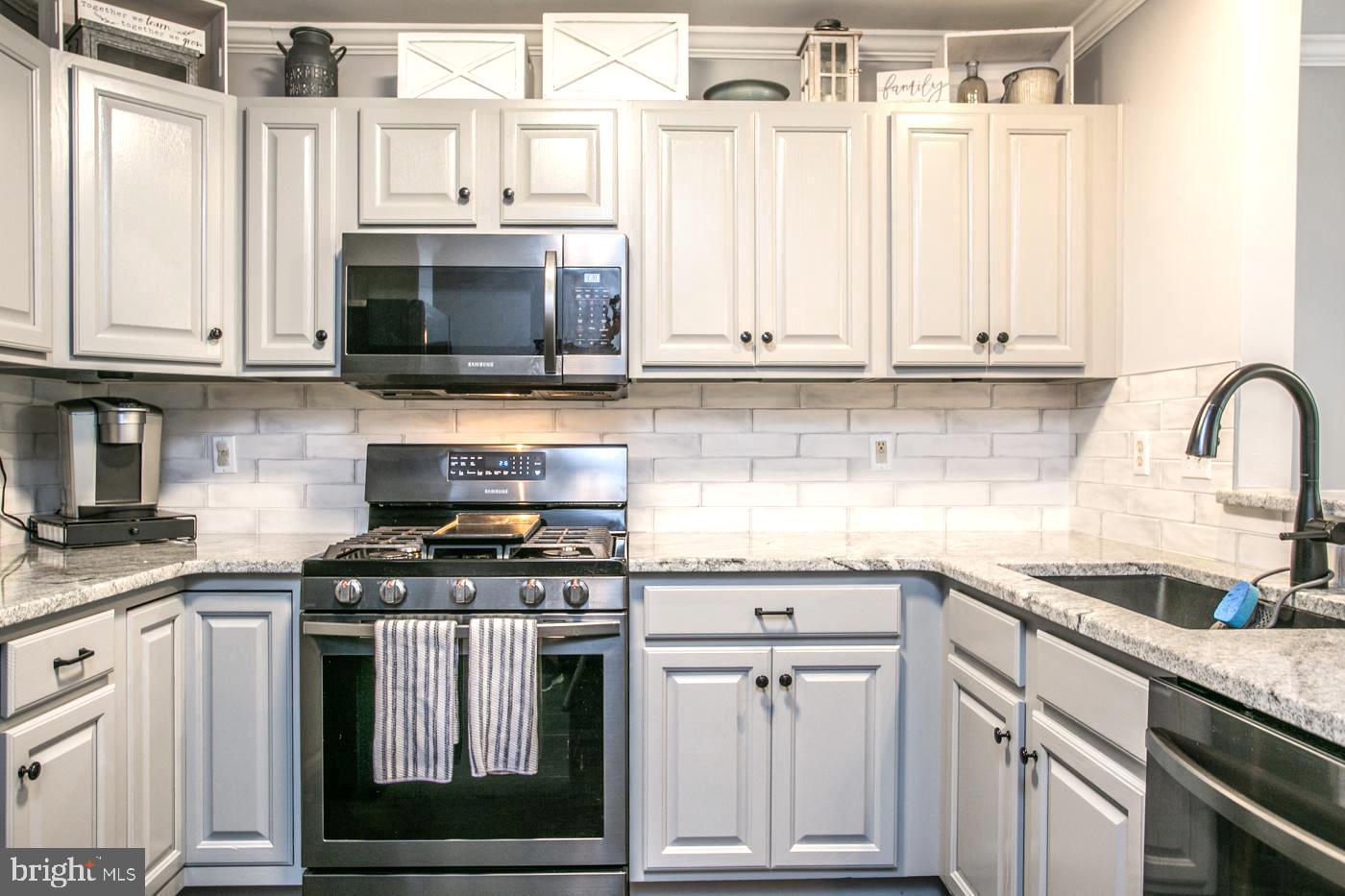 PRESTON COURT - Residential