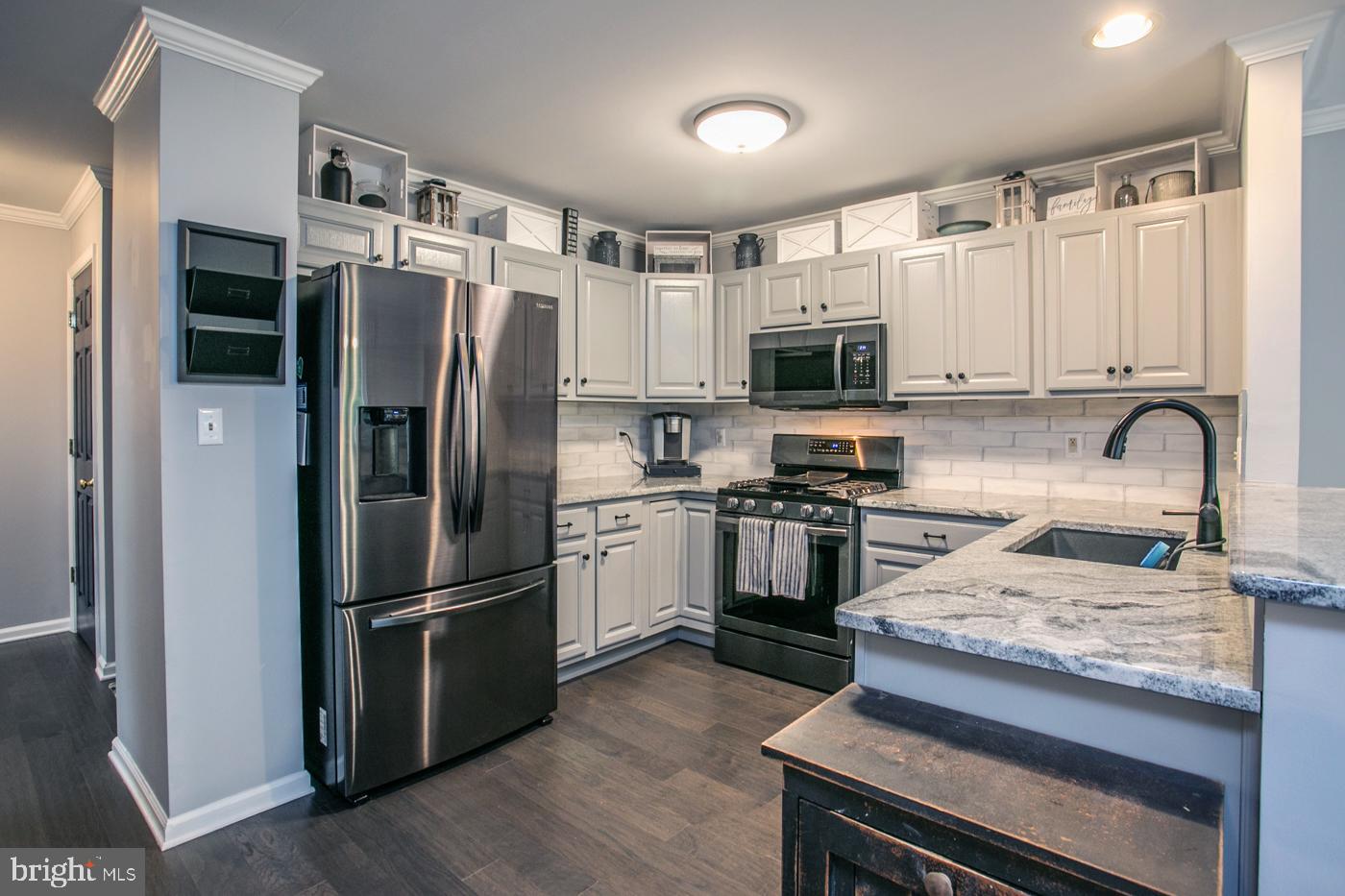 PRESTON COURT - Residential