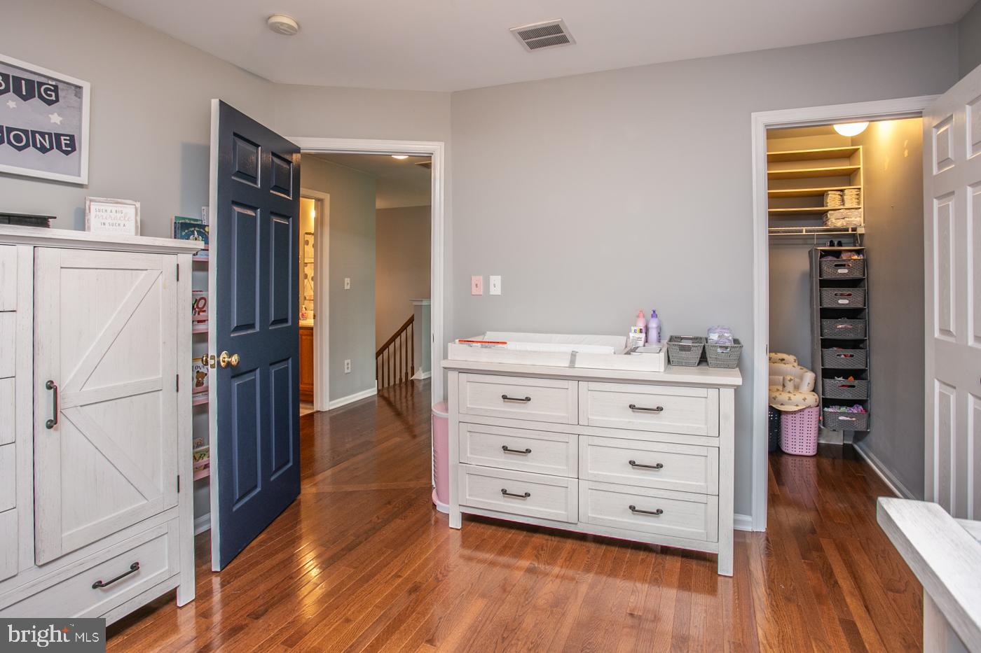 PRESTON COURT - Residential