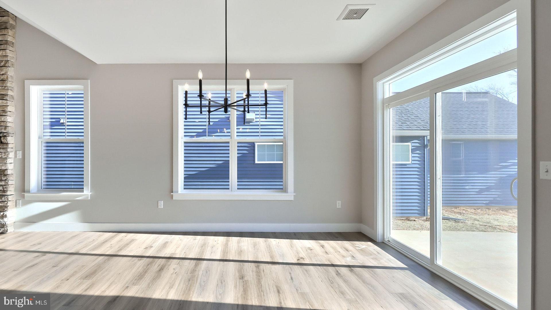 WINDING CREEK - Residential