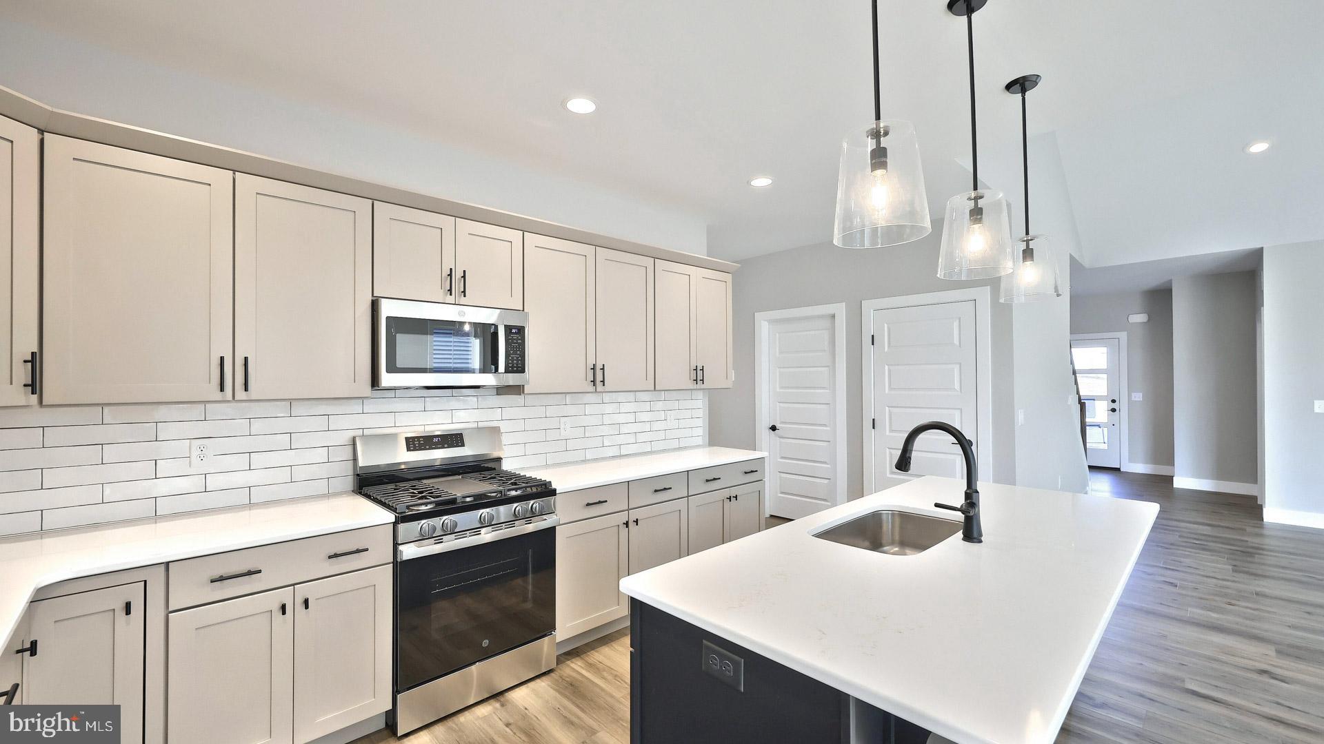 WINDING CREEK - Residential