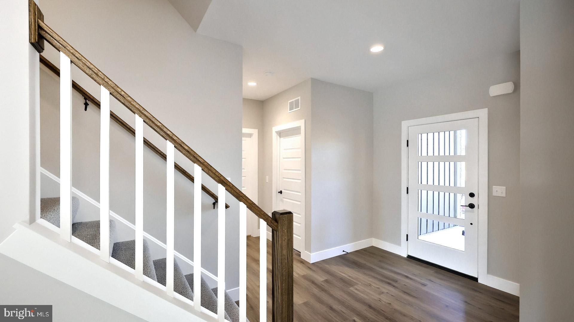 WINDING CREEK - Residential