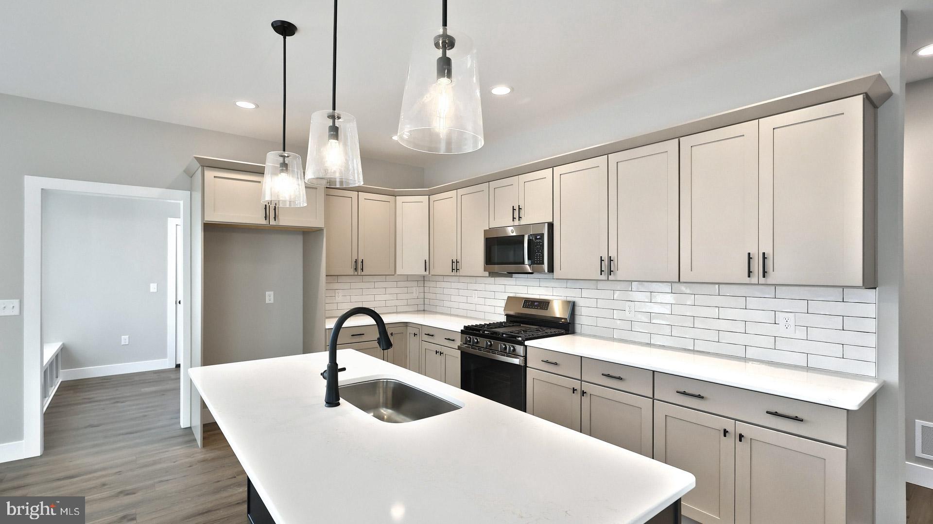 WINDING CREEK - Residential