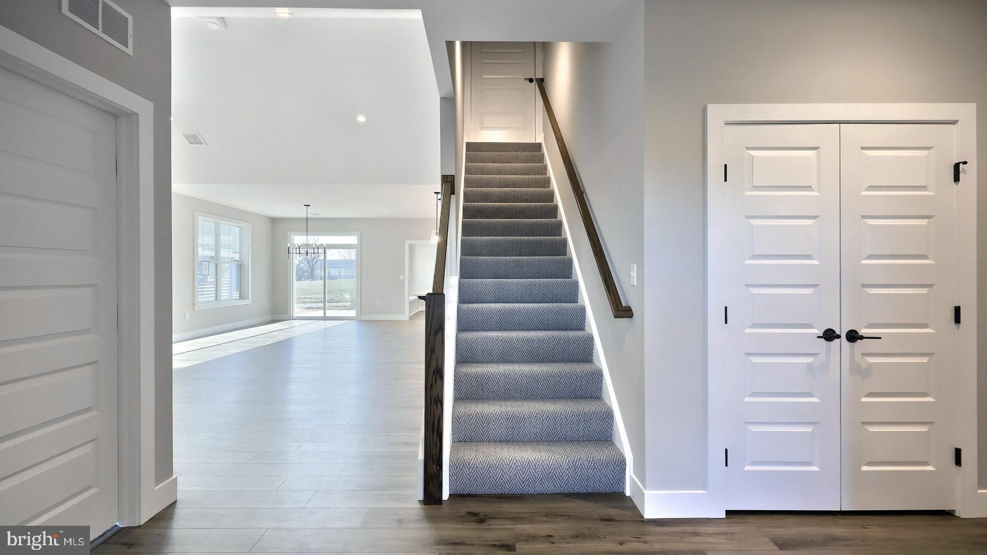 WINDING CREEK - Residential