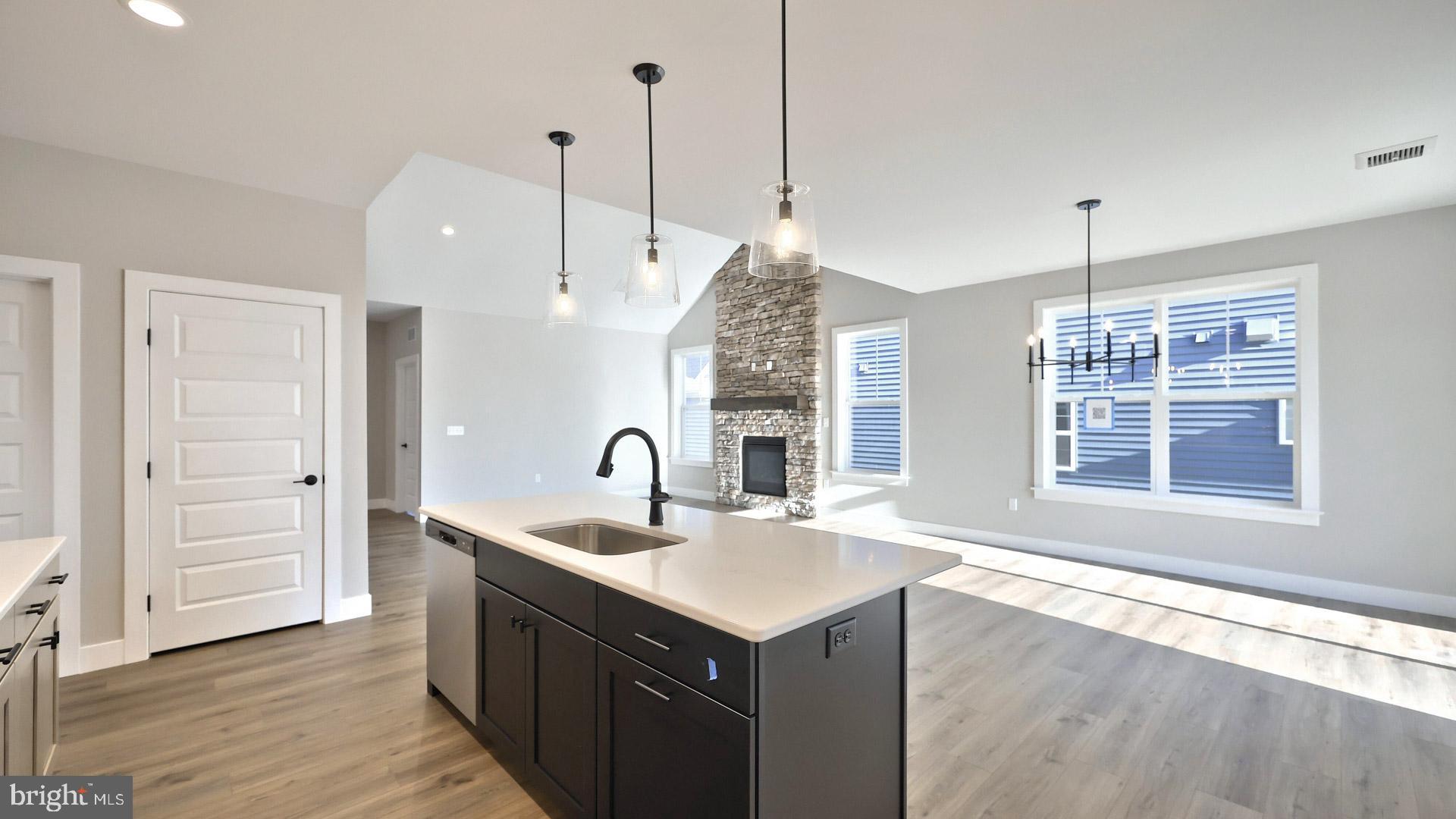 WINDING CREEK - Residential